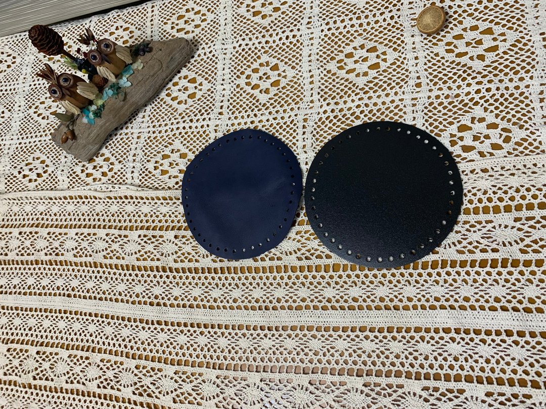 手工DIY带孔真皮革包底+塑胶板。A款=圆底42孔/直径16cm/藏青 - 皮件 - 真皮 