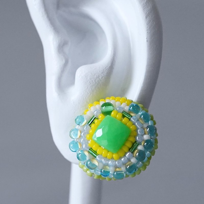 会说话的耳夹 9 绿色款 大尺寸 无镍耳夹 彩色 独一无二 珠饰刺绣 - 耳环/耳夹 - 玻璃 绿色