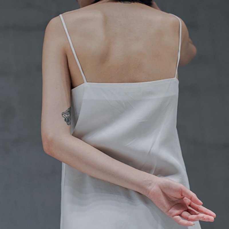 白色 铜氨丝制 单层短款简约内搭吊带 简约性感洋装连衣裙 | 番塔塔原创独立设计女装 - 洋装/连衣裙 - 丝．绢 白色