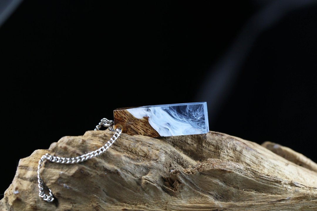 (Now in stock) Wonder burl wood - FROZEN - 项链 - 纸 蓝色