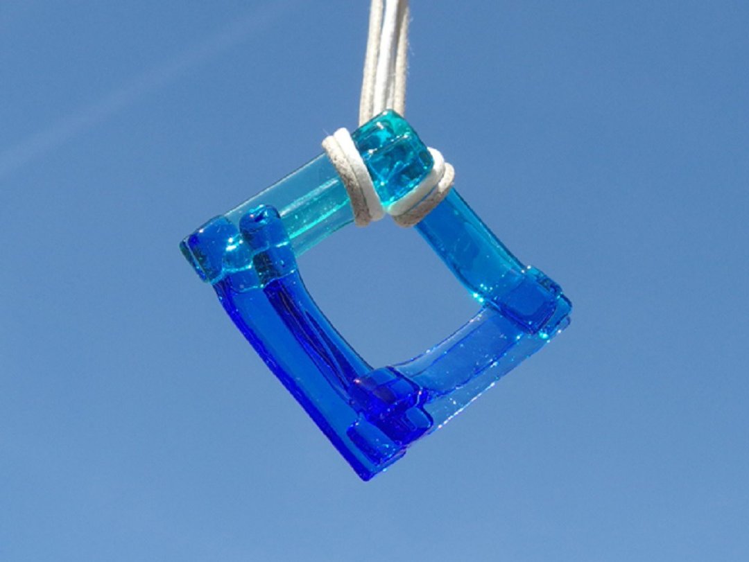 Colored glass (Irogasane [soda]) necklace [size can be selected] [made-to-order] - 项链 - 玻璃 蓝色