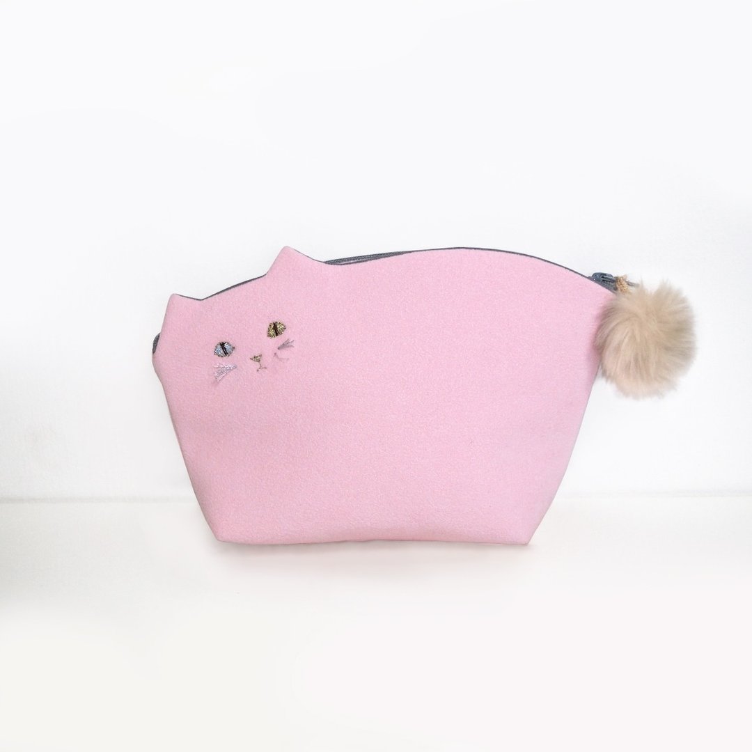 Koneko Pouch No. 006 with cherry beard [Made to order] - 化妆包/杂物包 - 聚酯纤维 粉红色