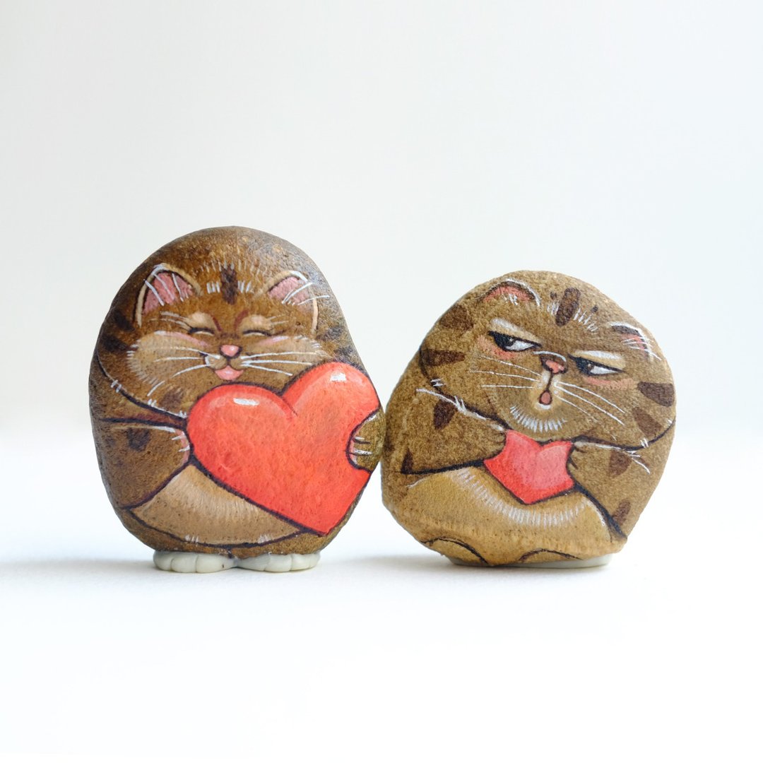 Cat couple with heart stone painting original art. - 摆饰 - 石头 红色