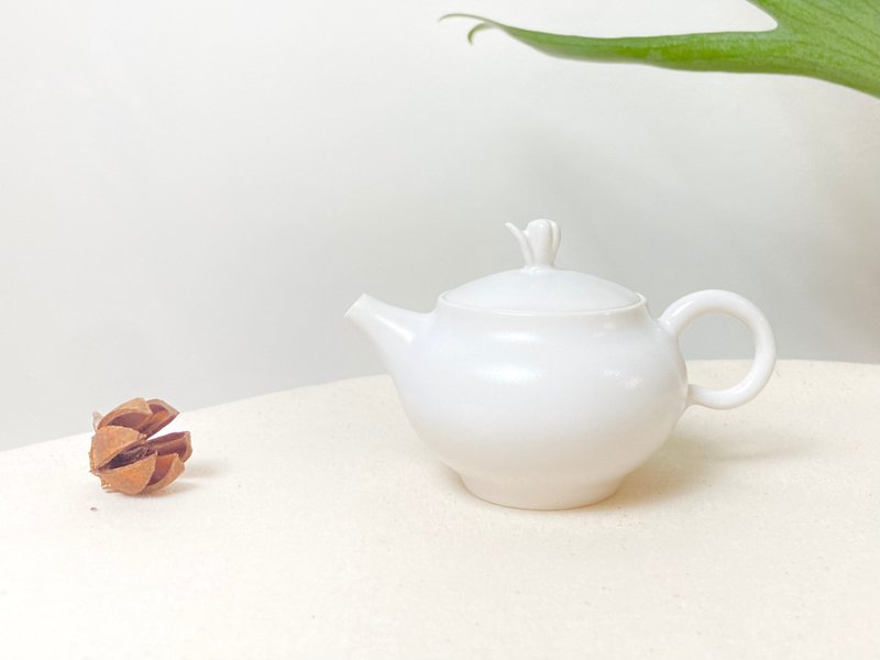 花草钮白瓷小茶壶100ml - 茶具/茶杯 - 瓷 白色