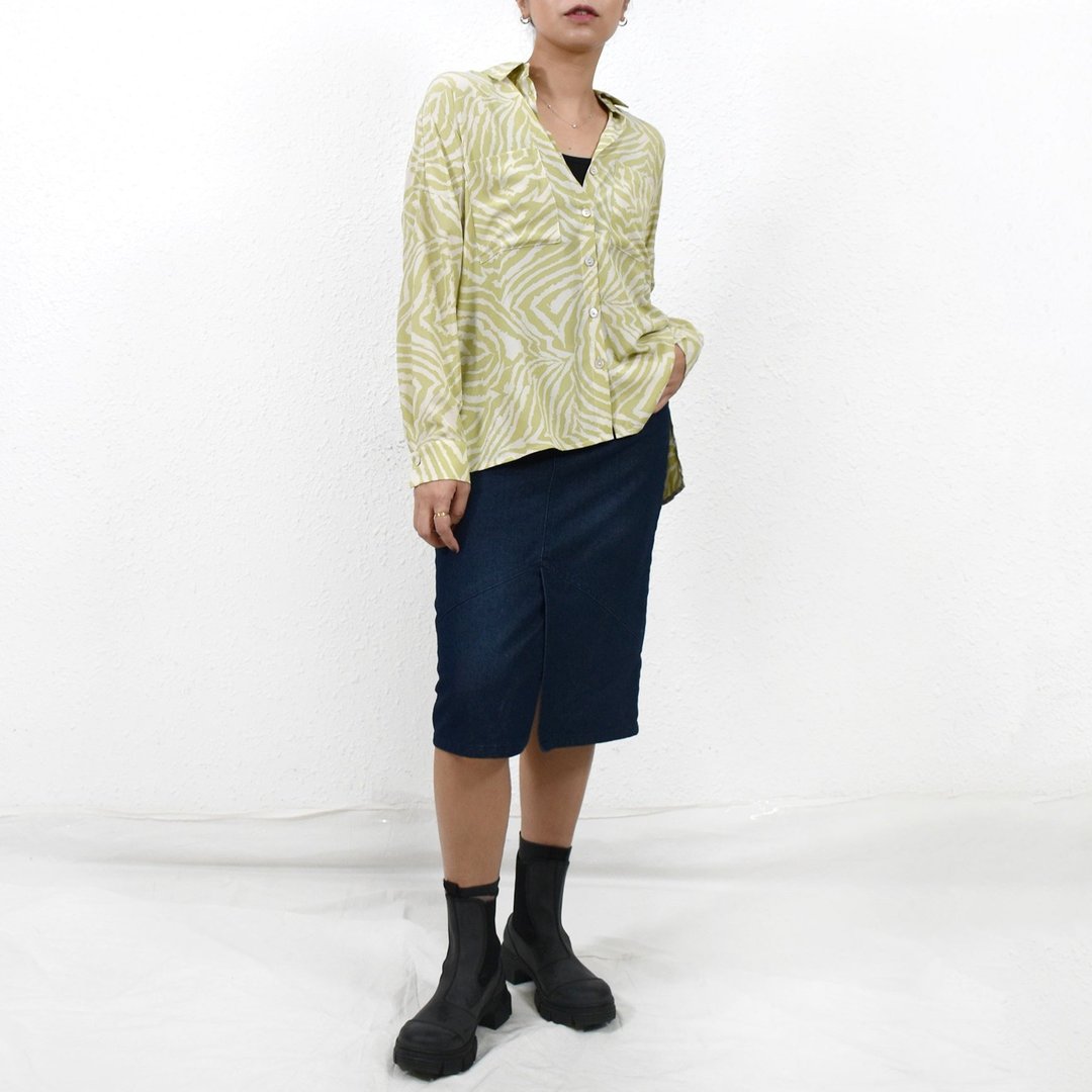 CARMEN SHIRT 青榄印花 随性宽松衬衫 - 女装上衣 - 丝．绢 