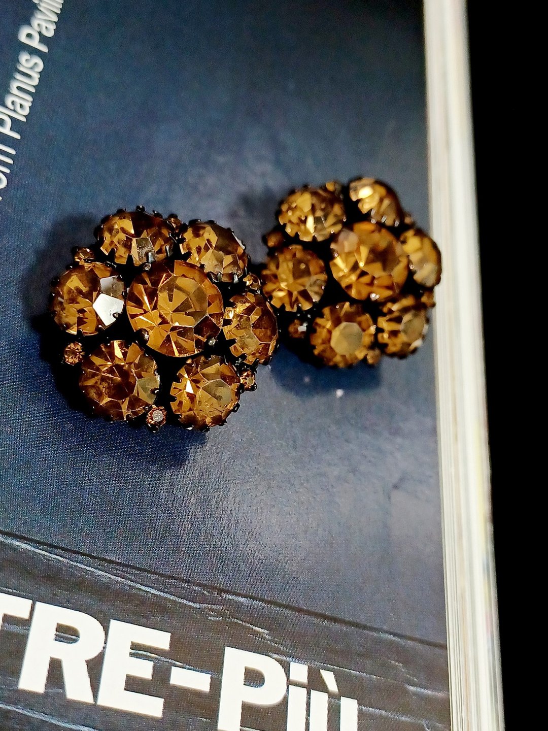 vintage jewelry  古铜风格莱茵钻花卉 夹式耳环 - 耳环/耳夹 - 其他金属 