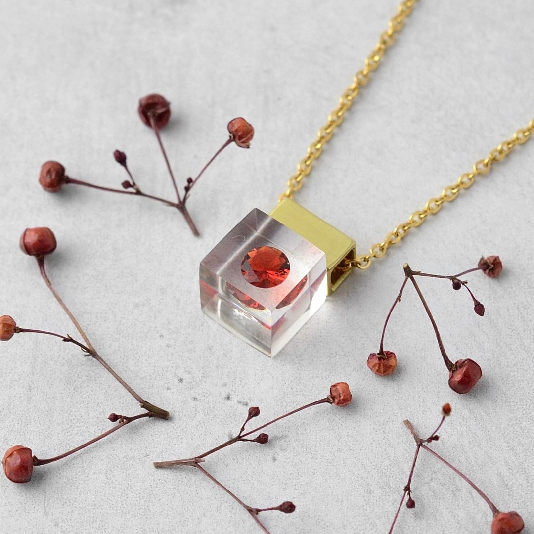 Necklace, Cubic Zirconia, Rose Color, Made in Japan, Stainless Steel, Gold Color - 项链 - 树脂 红色