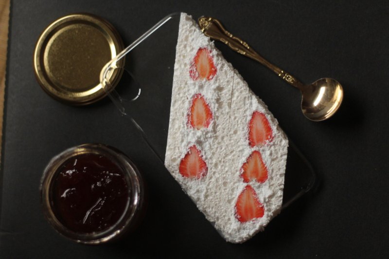 定制【等待一个月】仙子草莓三明治手机壳。 - 手机壳/手机套 - 塑料 咖啡色