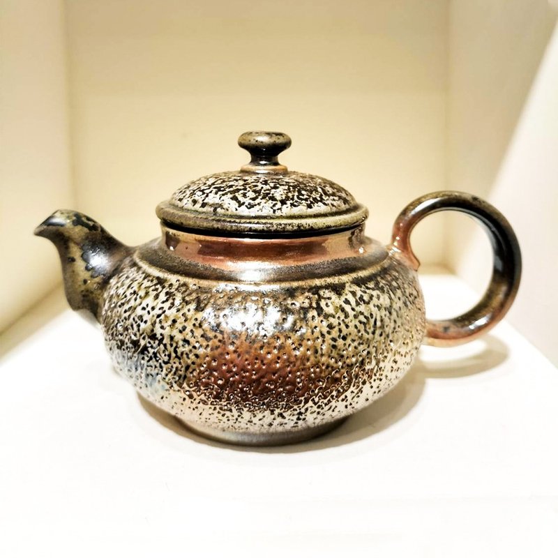 秋雾缥缈 手作柴烧冰烟壶 190cc 冰烟茶壶 正把壶 柴烧壶 - 茶具/茶杯 - 陶 金色