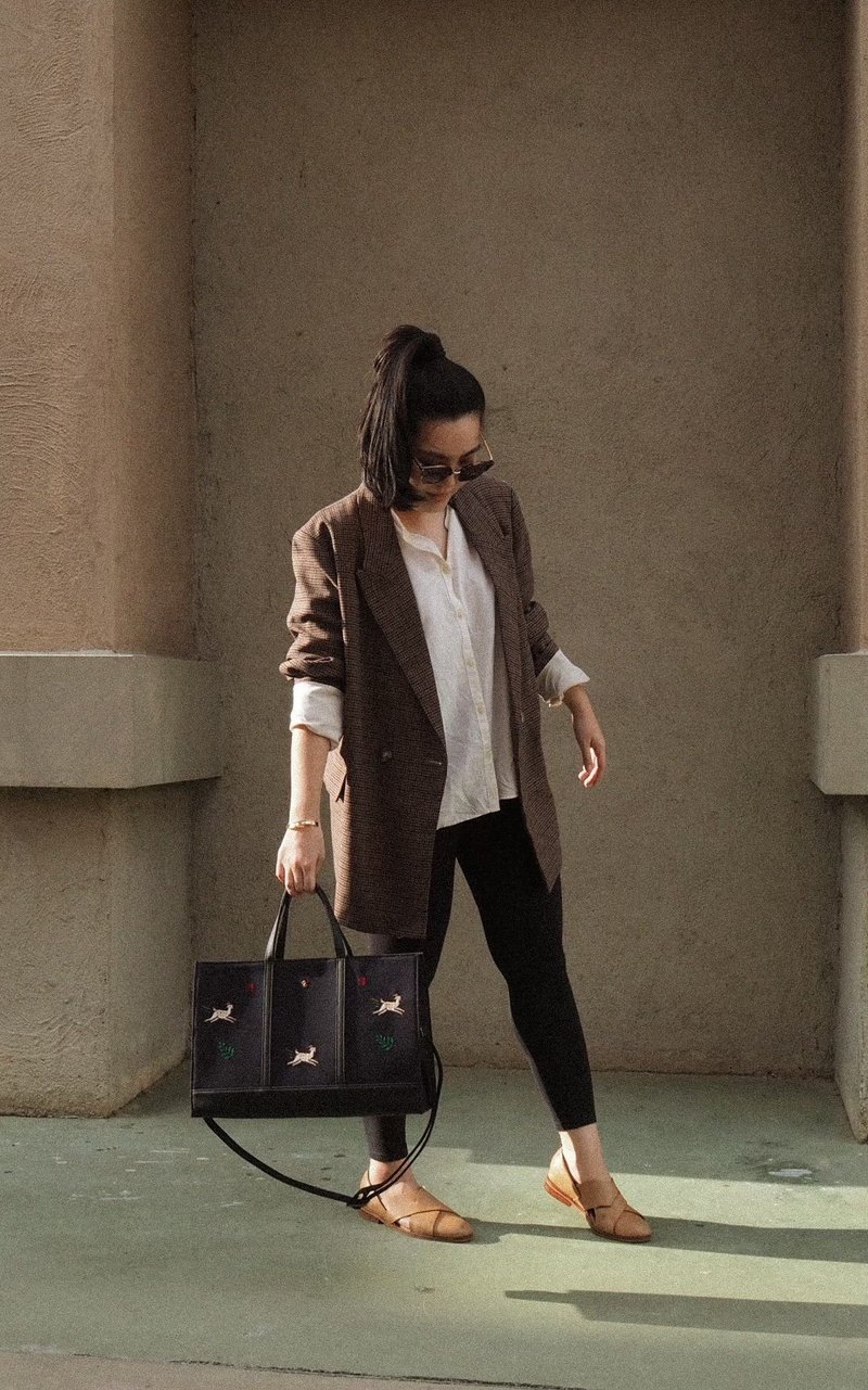 包包 กระเป๋า NAVY - happy goat box (L尺寸) - 手提包/手提袋 - 绣线 蓝色