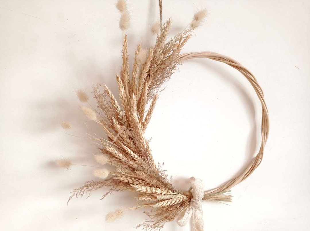 Immortal wreath. Neutral Boho dried flower wreath. Dried flower hoop. - 墙贴/壁贴 - 植物．花 金色
