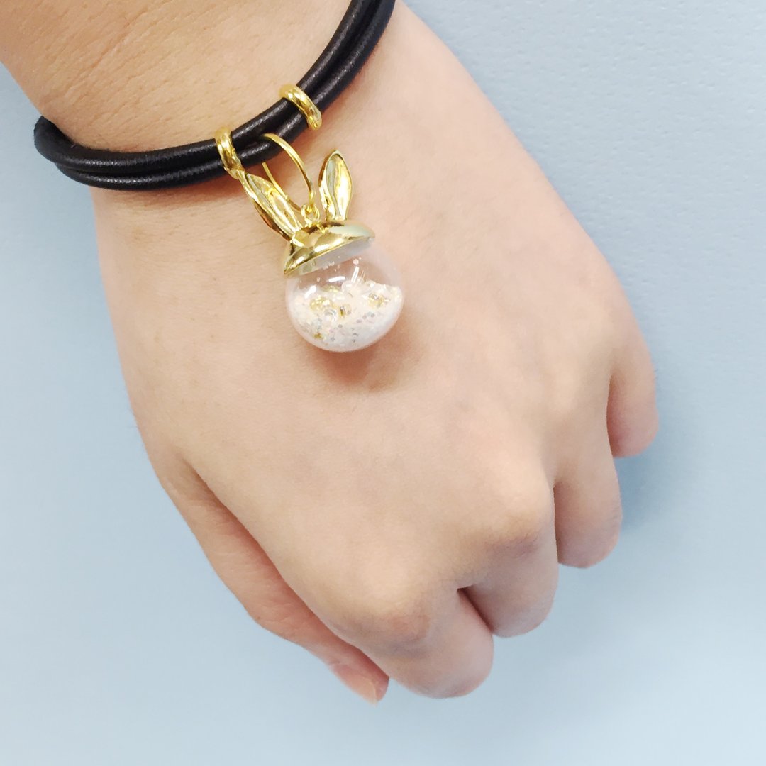 兔仔耳水晶玻璃球羊皮手绳 雪球波波 Rabbit Snow Ball Bracelet - 手链/手环 - 其他金属 金色