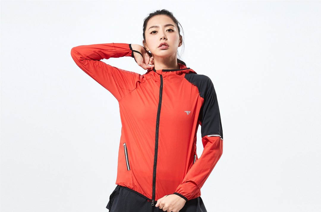 零阻力轻柔防泼风衣外套 / 女款 - 女装休闲/机能外套 - 尼龙 红色