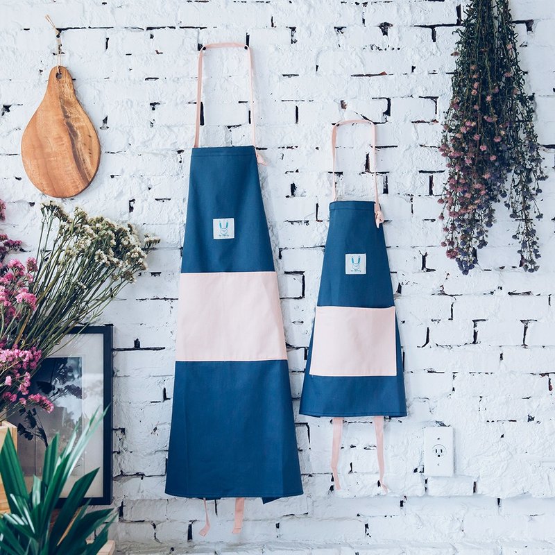 亲子款撞色口袋工作围裙-蓝 - 围裙 - 棉．麻 蓝色