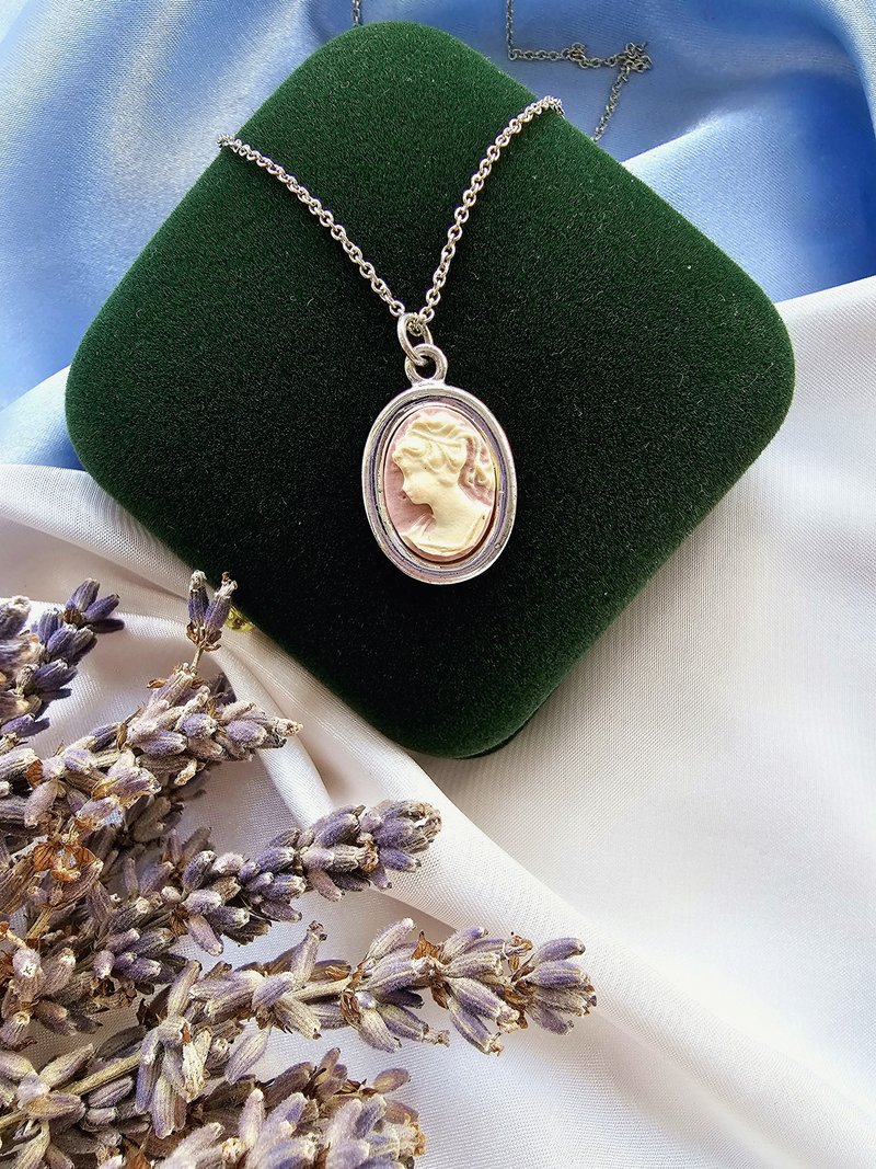 美国西洋古董饰品 / 维多利亚淡粉浮雕仕女cameo项链/复古首饰 - 项链 - 其他金属 