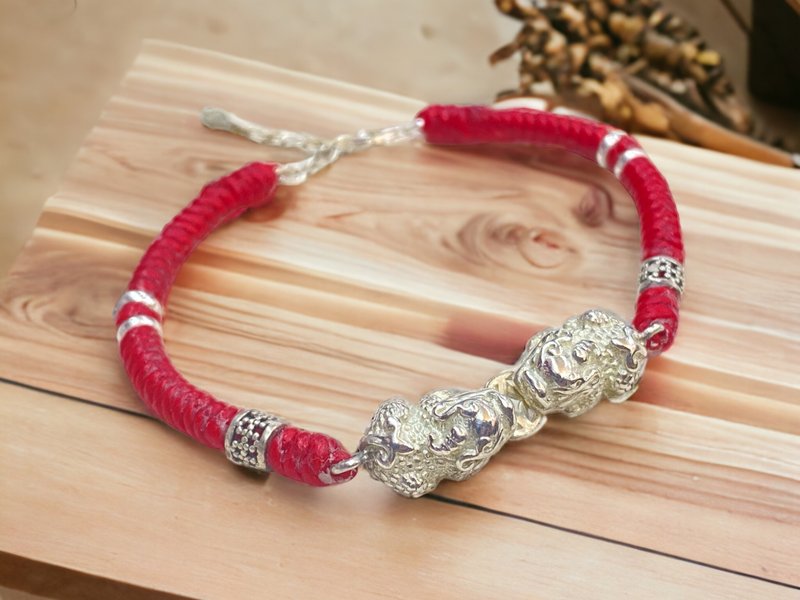 招财貔貅蚕丝蜡线手链 - 手链/手环 - 纯银 