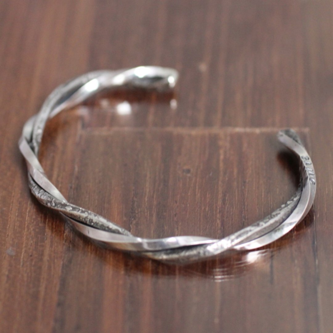 纯银925 手镯 -meld Bangle- (SILVER×SILVER) 宽版手镯 925纯银 台湾 - 手链/手环 - 纯银 银色