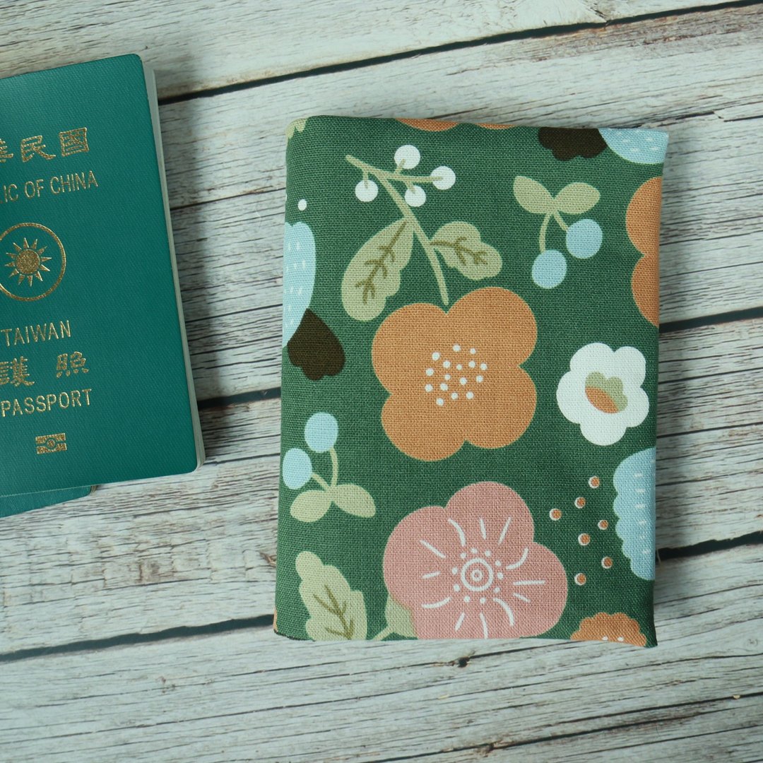 【花】手作护照套 护照夹 护照套 护照包 纯手作 布作护 - 护照夹/护照套 - 棉 蓝色
