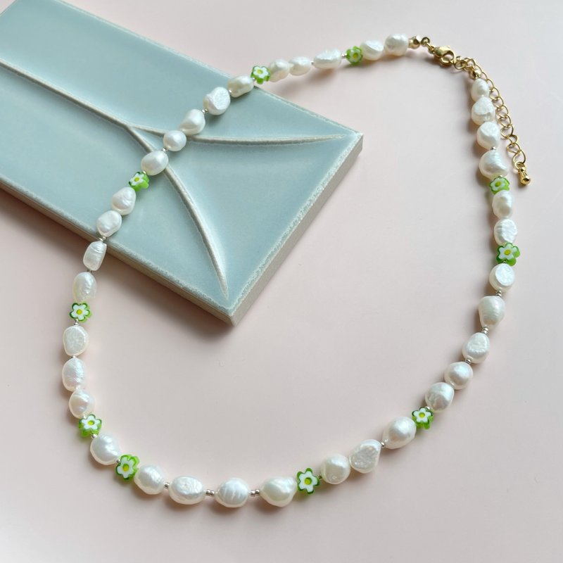Tiny flower pearl necklace - green - 项链 - 珍珠 绿色