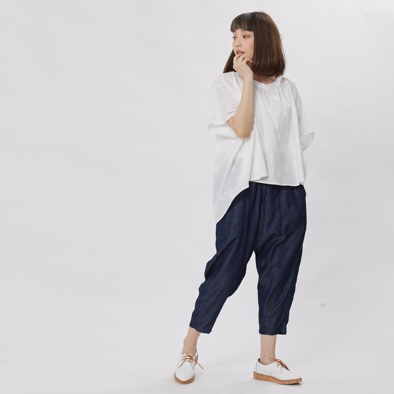 Max 覓私口袋剪接低檔褲/單寧藍 - 女装长裤 - 棉．麻 