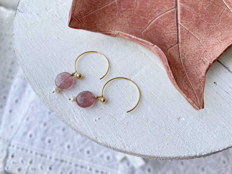 //草莓晶珍珠耳环// 纯银镀金 天然石水晶手作 - 耳环/耳夹 - 半宝石 粉红色