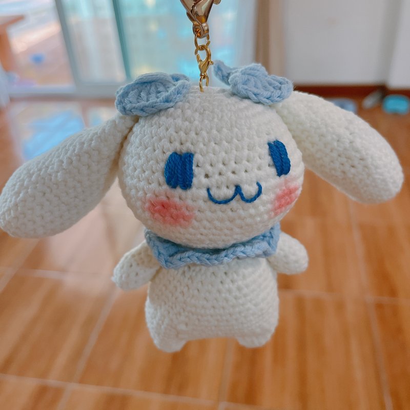 手工编织兔子钥匙圈，蓝白色调，尺寸 15 厘米，超可爱。 - 玩偶/公仔 - 其他材质 白色