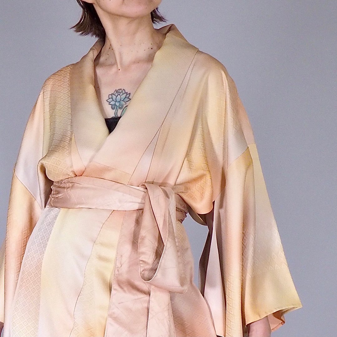 【日本制造】 柔软丝绸和服长袍、吉祥图案、渐变珊瑚粉、礼物 - 晚装/礼服 - 丝．绢 粉红色