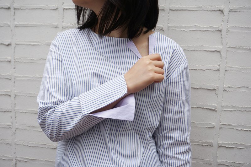 Stripes Bicolor Japanese Cotton Long-sleeved Boxy Shirt - 女装上衣 - 棉．麻 蓝色