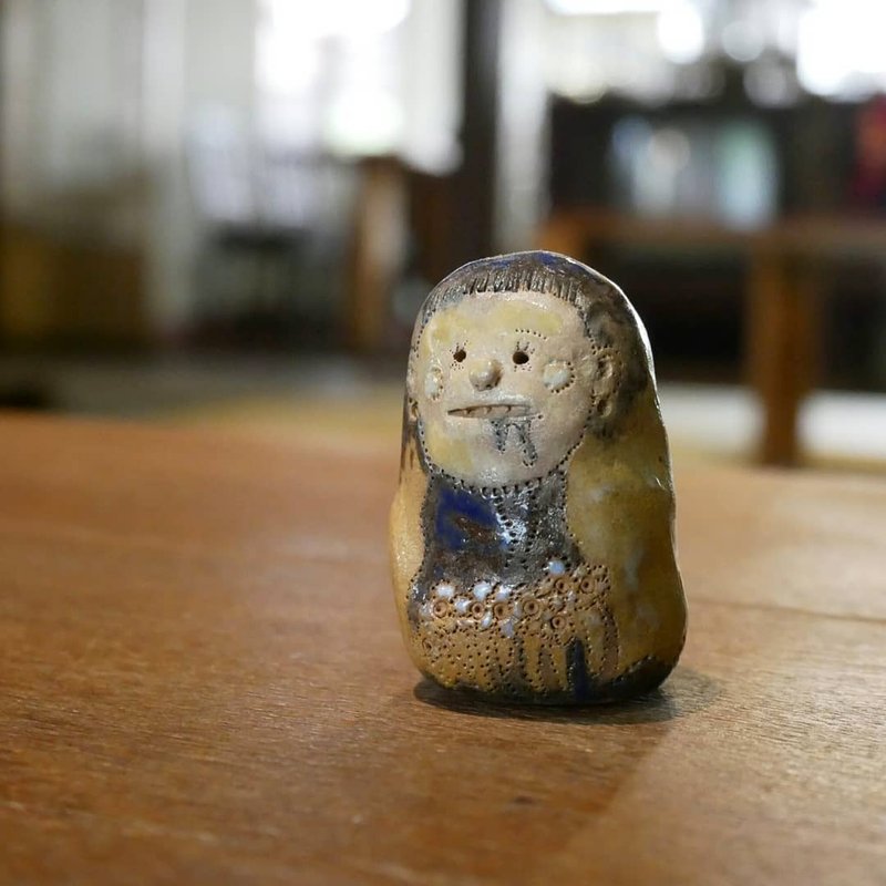 流口水女孩 陶瓷手作小摆饰 - 花瓶/陶器 - 陶 