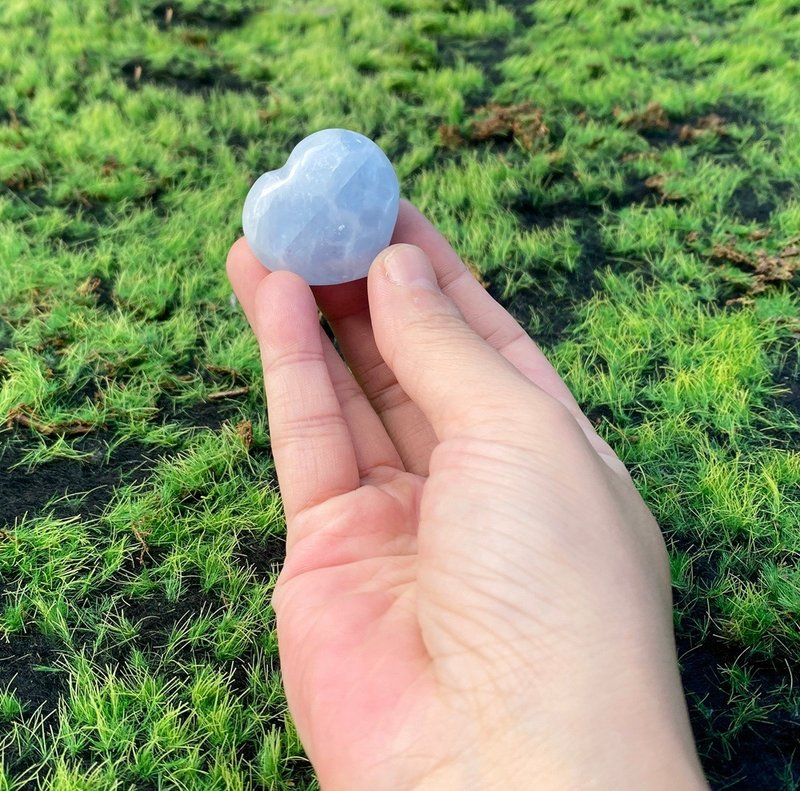 天然可爱清新天青石爱心 疗愈 治愈 快速出货 办公室摆件 入厝礼 - 摆饰 - 水晶 蓝色