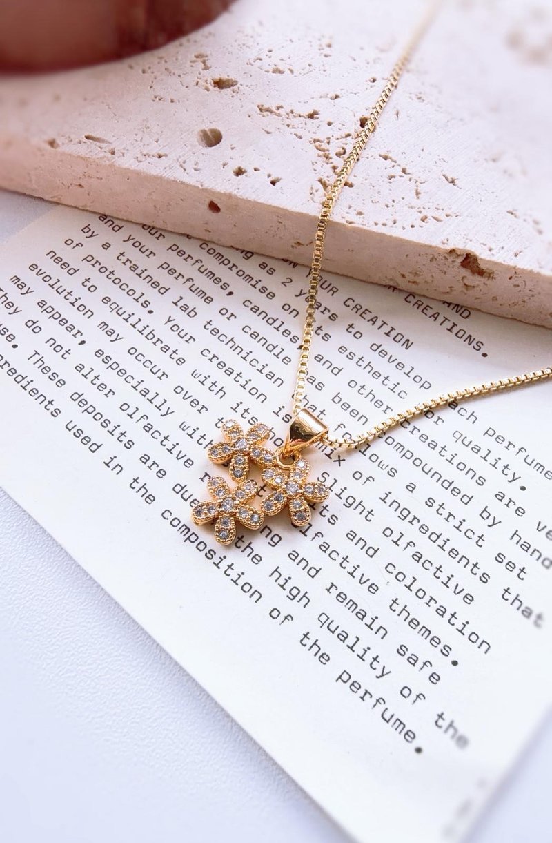 三花瓣闪耀项链 - 项链 - 其他材质 金色