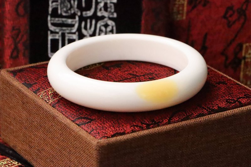 天然半玉化砗磲手镯 宽14.2mmx 57.9cm 带黄砗磲 佛教七宝 砗磲 - 手链/手环 - 贝壳 