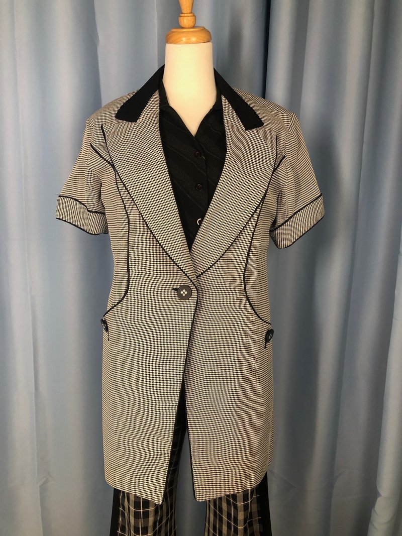 黑白密纹长版短袖西装外套 - 女装西装外套/风衣 - 其他材质 