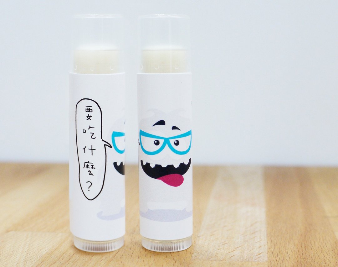 【星球怪兽】乐乐肚子饿 祝福小卡+ 纯榄护唇膏(指缘膏) 3ml 2入(可选择你喜欢的香氛) - 手足保养 - 植物．花 白色