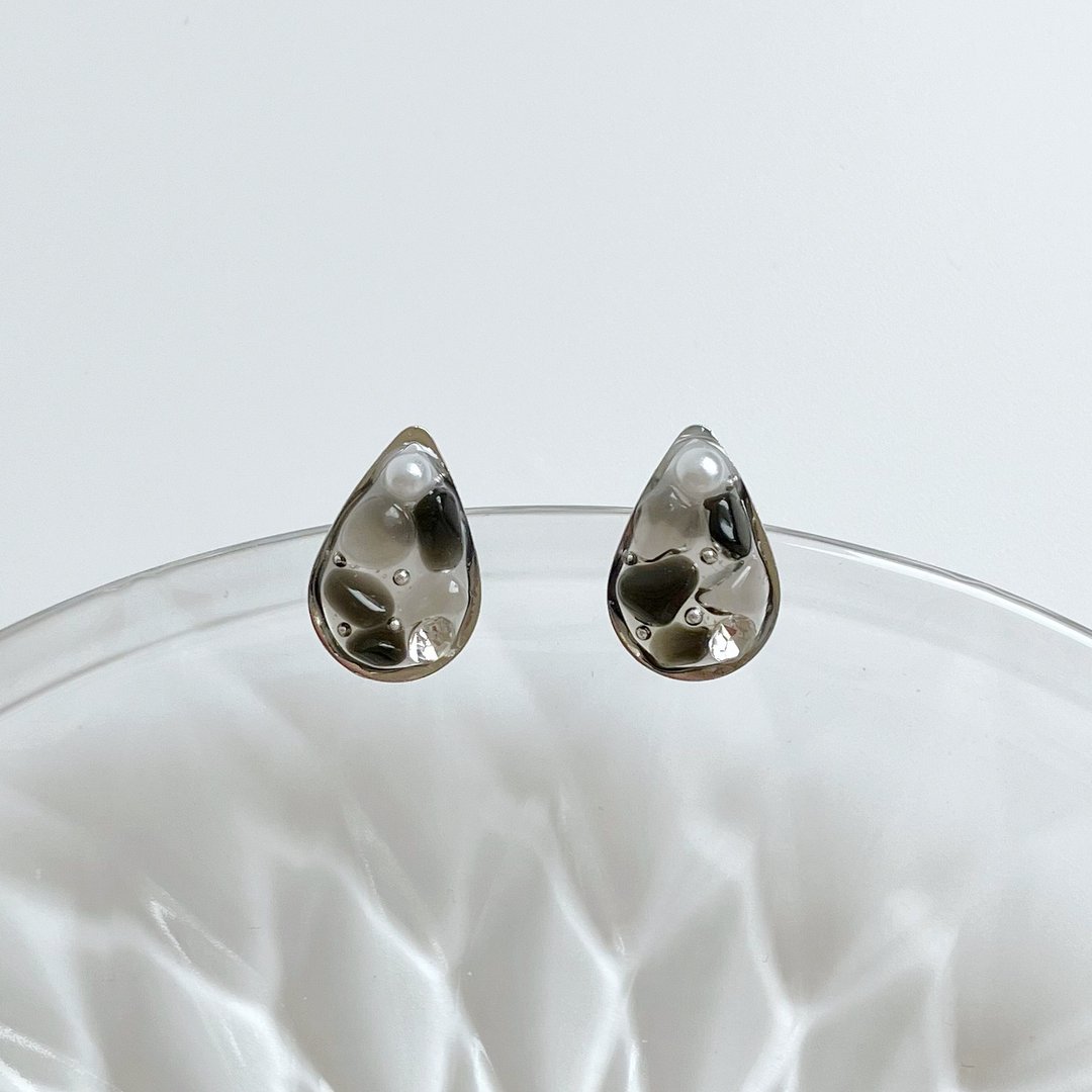 水滴。天然黑曜石 茶晶 钢针 贴耳耳环 抗敏耳针 小耳环婚礼饰品 - 耳环/耳夹 - 水晶 黑色
