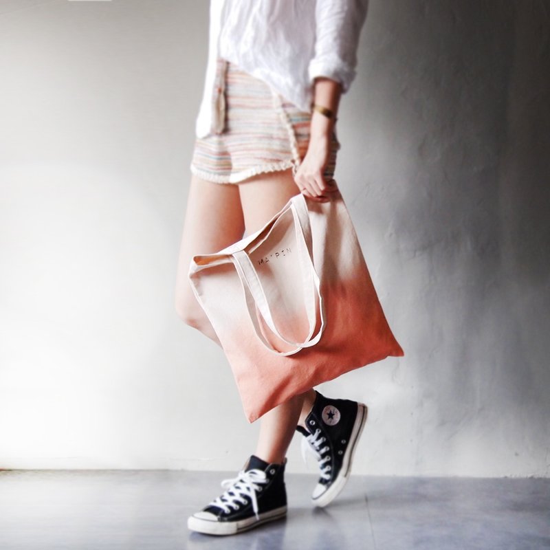 Ma'pin三代新托特 仲夏渐层染 粉橘 / 短背带 棉帆布手染托特包 - 侧背包/斜挎包 - 棉．麻 橘色