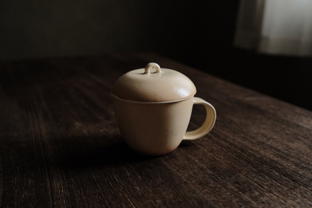 和煦・有盖的把手蘑菇杯子1 - 咖啡杯/马克杯 - 陶 白色