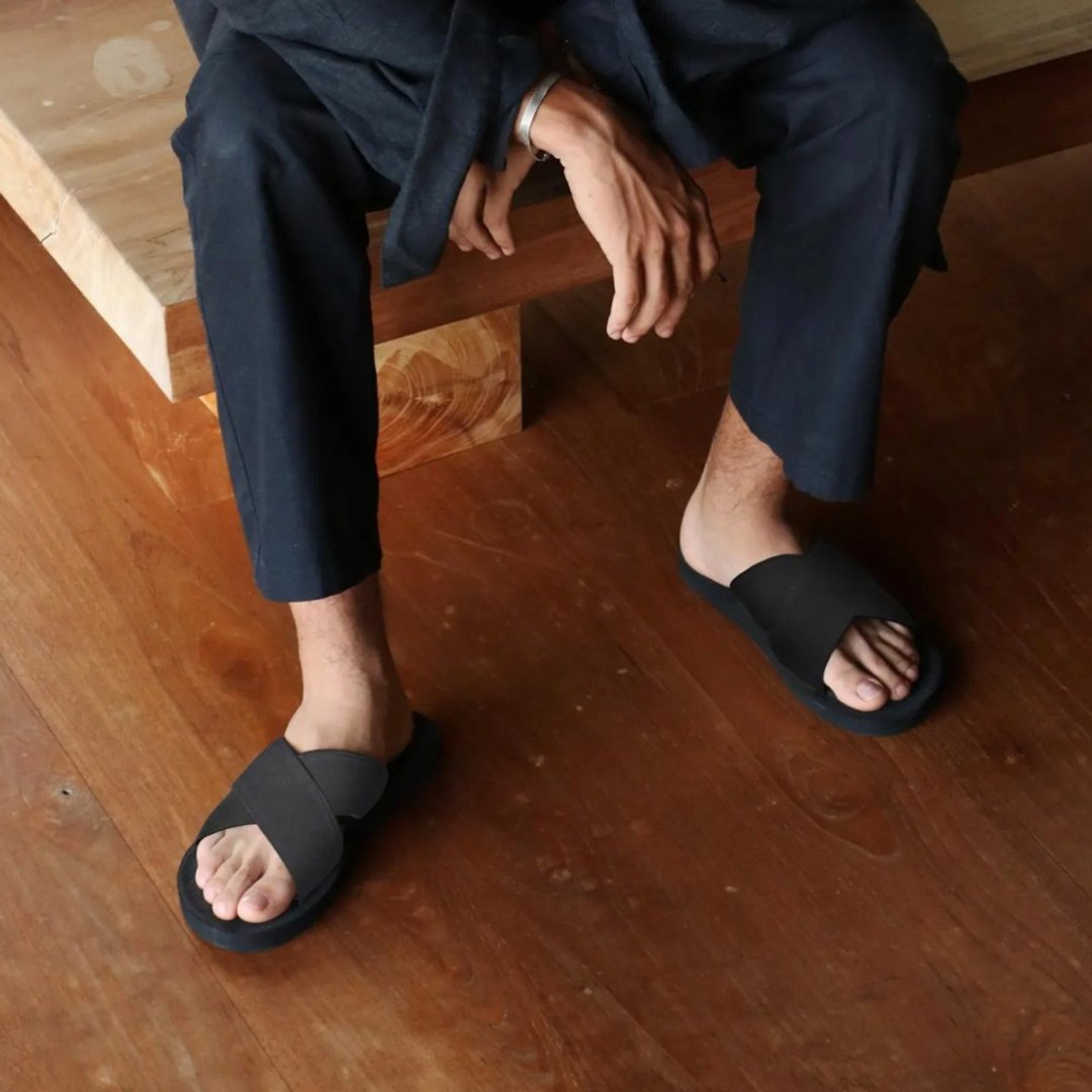 indosole CROSS 环保拖鞋 墨碳黑 男 - 拖鞋 - 环保材料 黑色