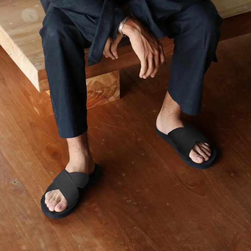 indosole CROSS 环保拖鞋 墨碳黑 男 - 拖鞋 - 环保材料 黑色