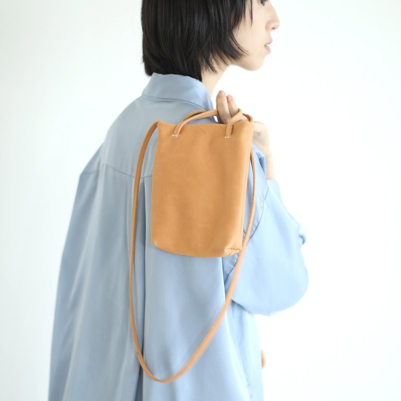 JOYDIVISION 竖款软皮小号手机包 简约真皮植鞣2020小方包百搭 - 侧背包/斜挎包 - 真皮 