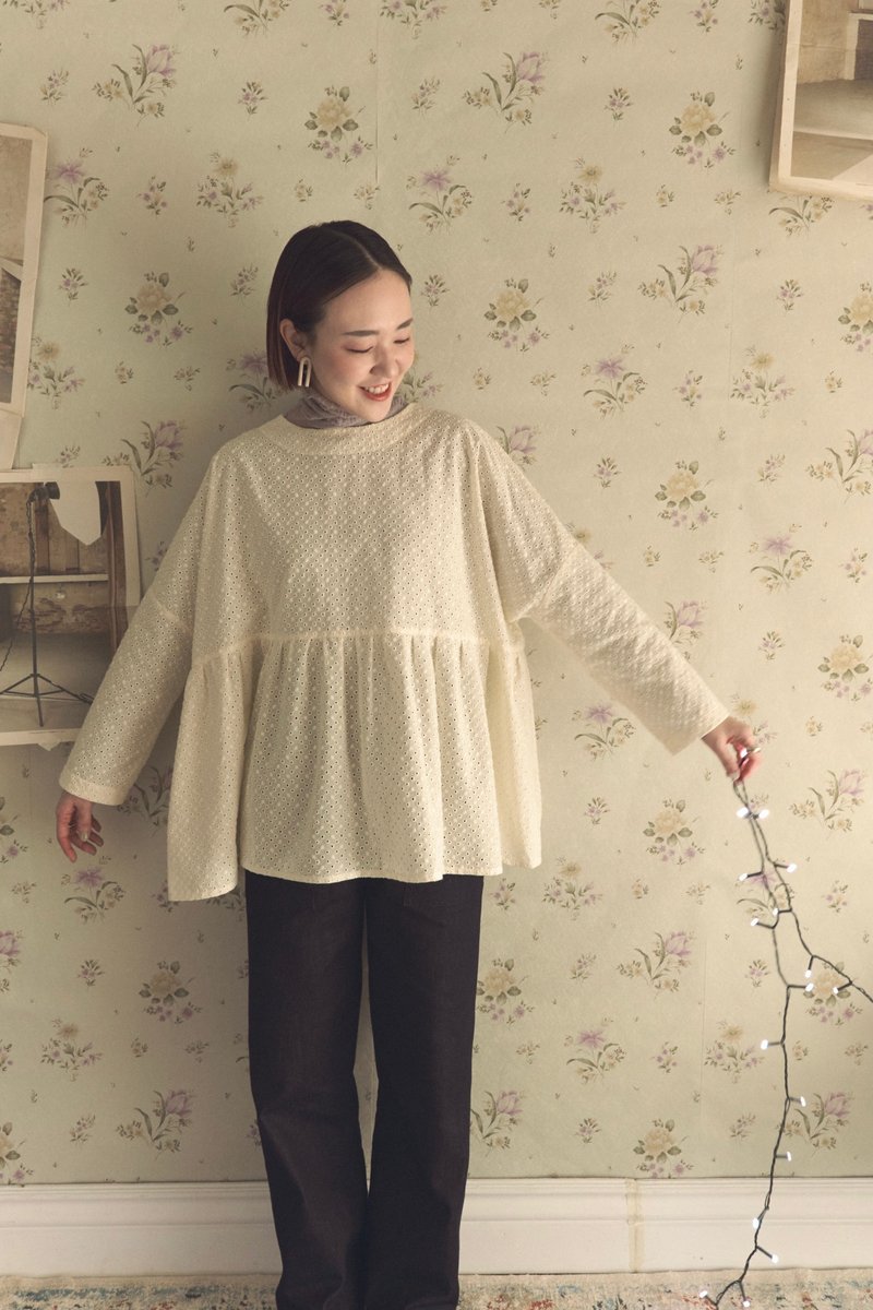 米白篓空伞状上衣 - 女装上衣 - 棉．麻 白色