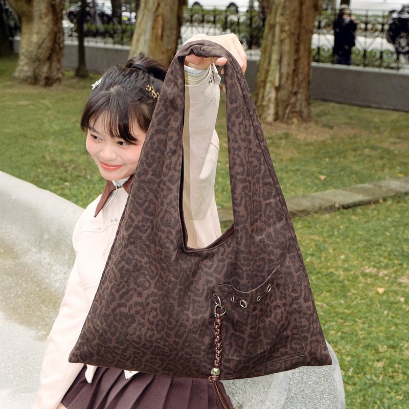 Tote Bag 慢慢走托特包 2.0 低调咖豹纹 - 侧背包/斜挎包 - 棉．麻 