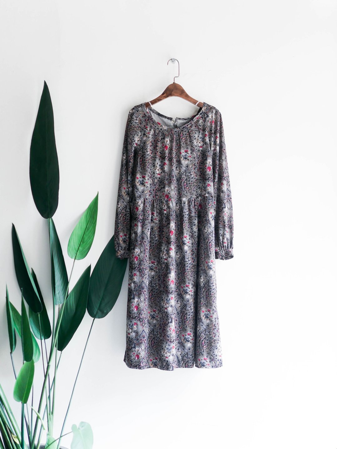 独立浅灰花彩满版图腾少女 古董纺纱连身洋装长裙 vintage dress - 洋装/连衣裙 - 聚酯纤维 灰色
