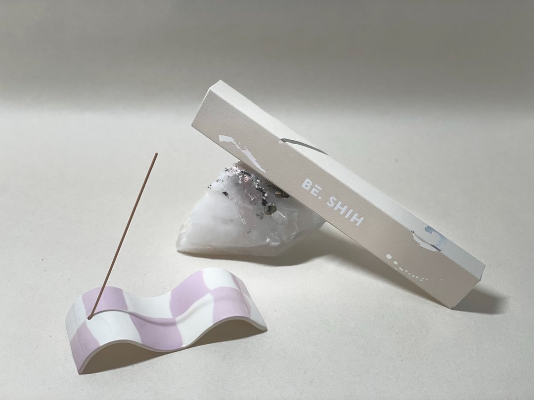 Wave Incense Holder 限量陶瓷波浪香插座 / 粉紫款 - 香薰/精油/线香 - 陶 