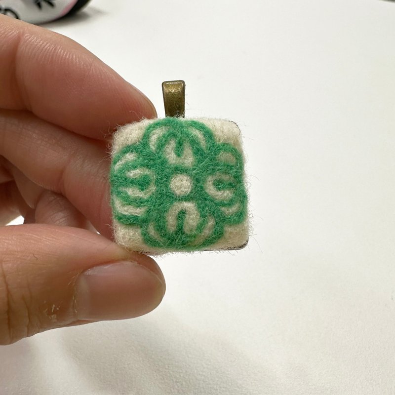 台湾花砖 - 羊毛毡项链坠子 - 项链 - 羊毛 绿色
