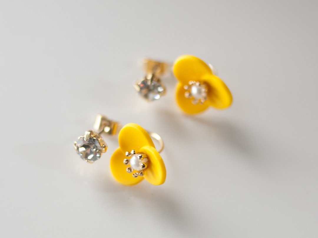 Bijou and flower backcatch earrings (yellow) - 耳环/耳夹 - 粘土 黄色