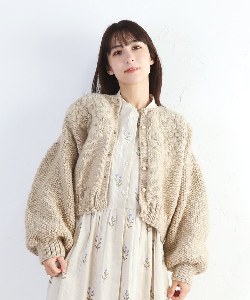 Flower hand knit cardigan - 女装针织衫/毛衣 - 羊毛 卡其色