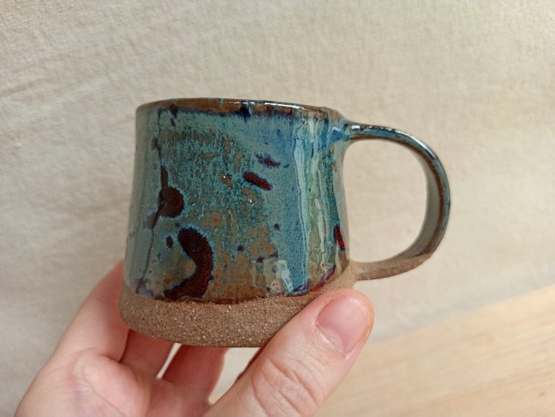 手捏钴蓝色暗红点陶杯 (超轻薄) - 咖啡杯/马克杯 - 陶 多色