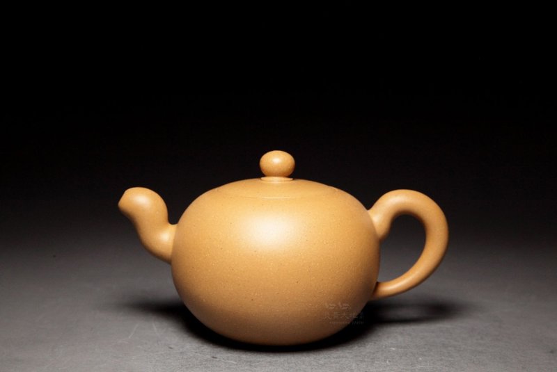【一粒珠】炎黄大地艺术 龙山堂 传统手工制壶 本山绿 160cc - 茶具/茶杯 - 陶 卡其色