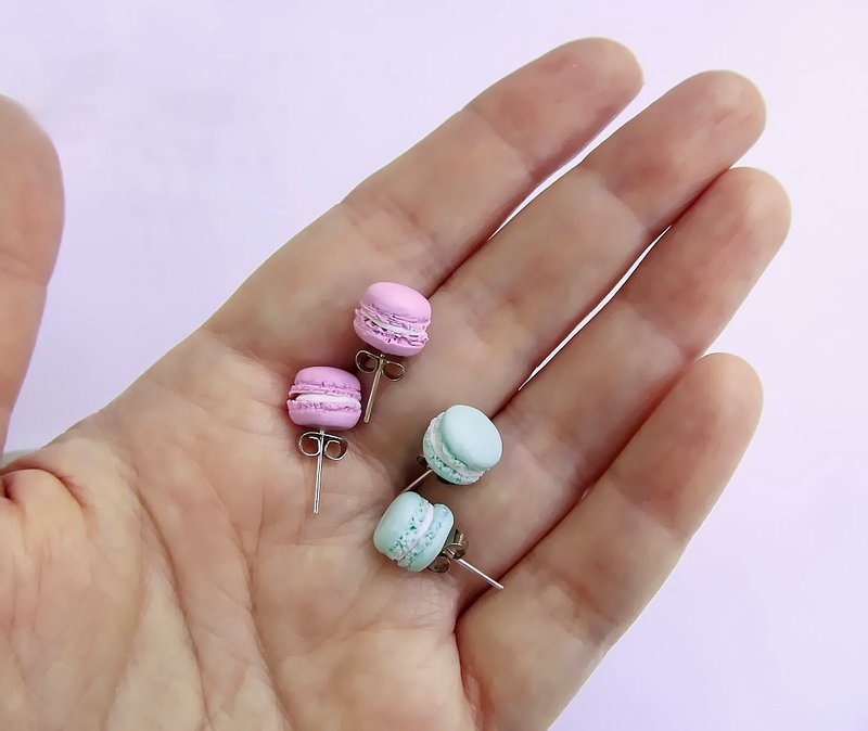 Macaron Stud Earrings Food Earrings Clay Miniature Food Jewelry French Macaroon - 耳环/耳夹 - 粘土 多色
